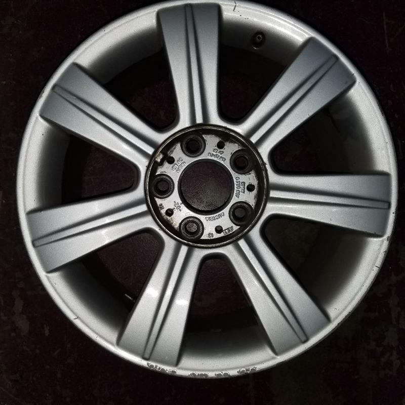 17″ BMW 320i 01-05 Sdn Canada market 17×8 alloy 7 spoke covered lug nuts Original OEM Wheel Rim