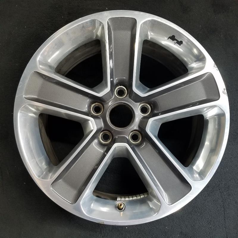 18″ WRANGLER 18 VIN X 6th digit JL body 18×7.5 5 spoke straight spoke opt WHG polished with spokes granite crystal Original OEM Wheel Rim