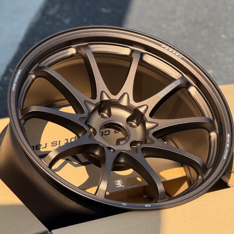Volk Racing CE28N-Plus 18×9.5 +22 5×114.3 Bronze (SET)