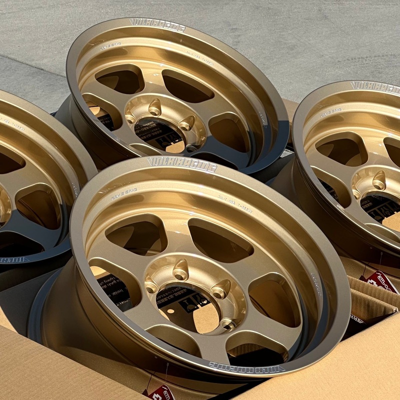 Volk Racing TE37XT M-Spec 17×8.5 -10 6×139.7 Gold (SET)